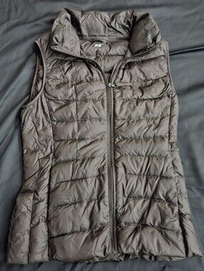 Uniqlo Ultralight Puffer Vest in Brown Size XSmall